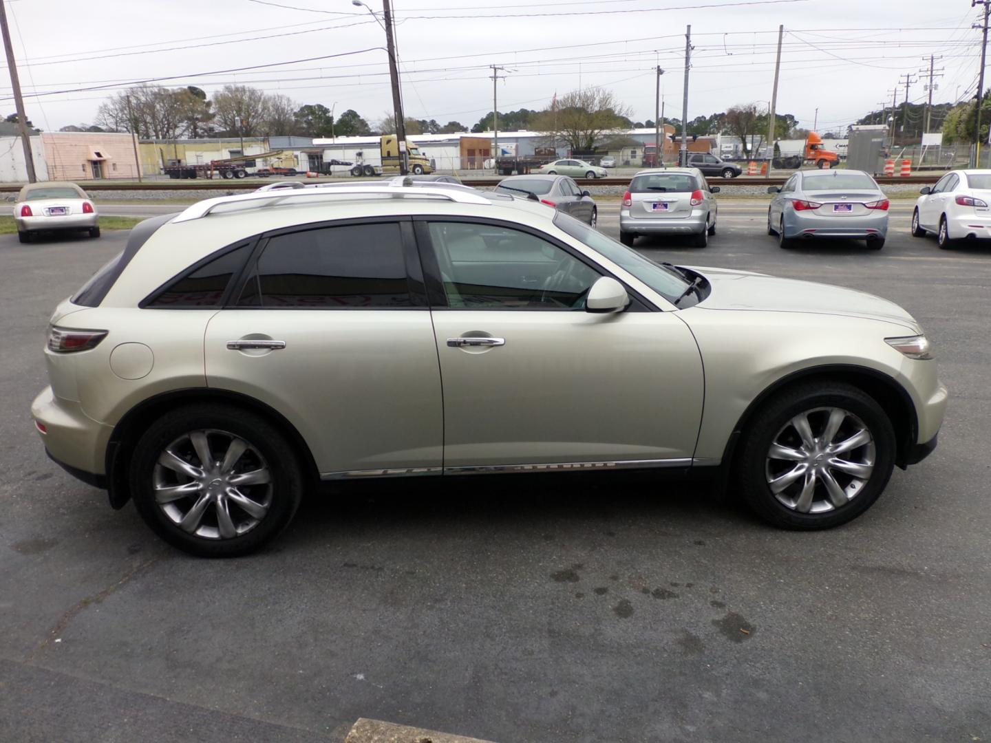 2008 Champagne Infiniti FX FX35 AWD (JNRAS08W08X) with an 3.5L V6 DOHC 24V engine, 5-Speed Automatic Overdrive transmission, located at 5700 Curlew Drive, Norfolk, VA, 23502, (757) 455-6330, 36.841885, -76.209412 - Photo#15